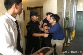 民警安抚讨债人：维护社会和谐，守护正义底线